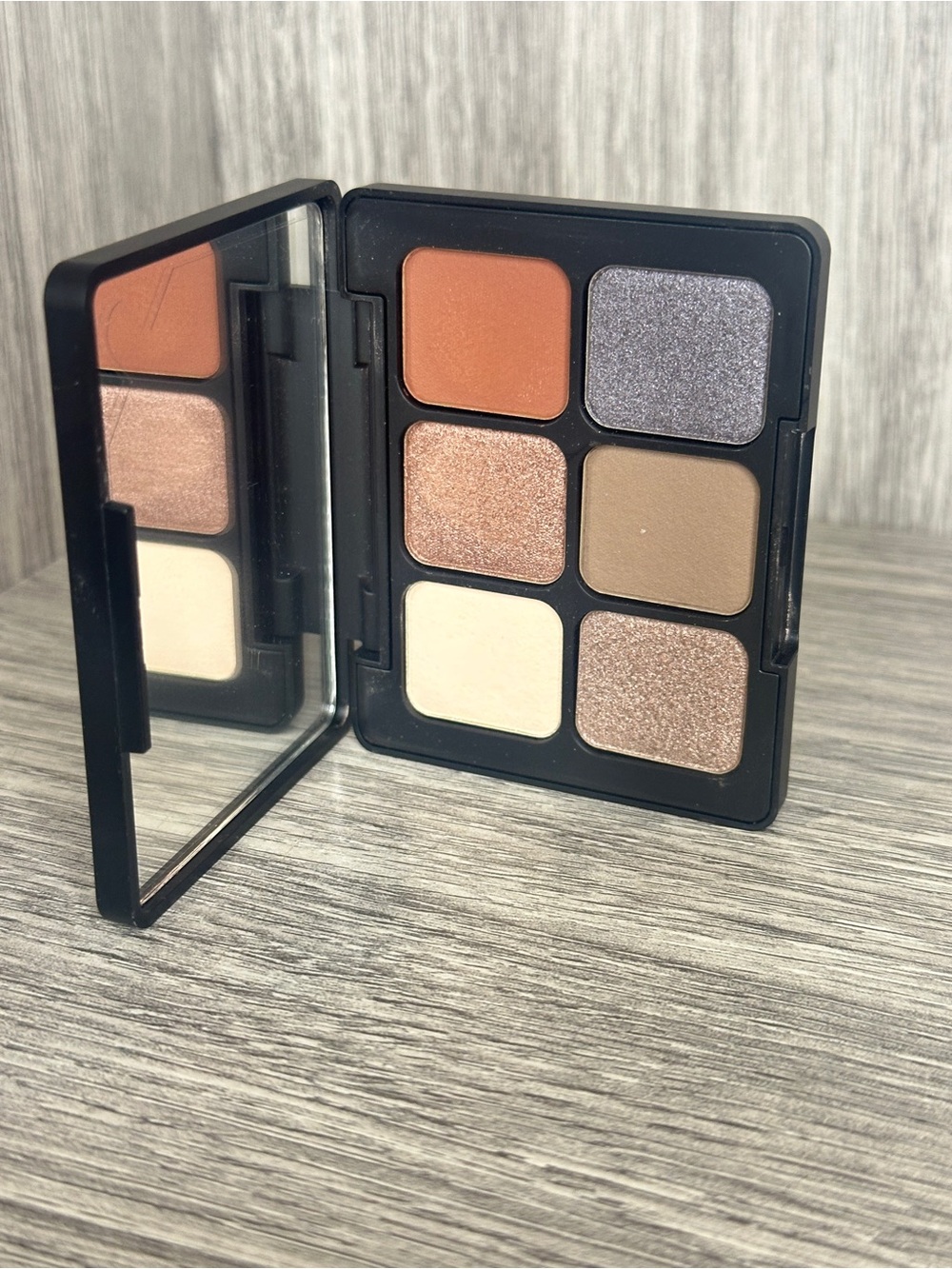 Make Up For Ever Artist to Go 606 Wherever Walnut
